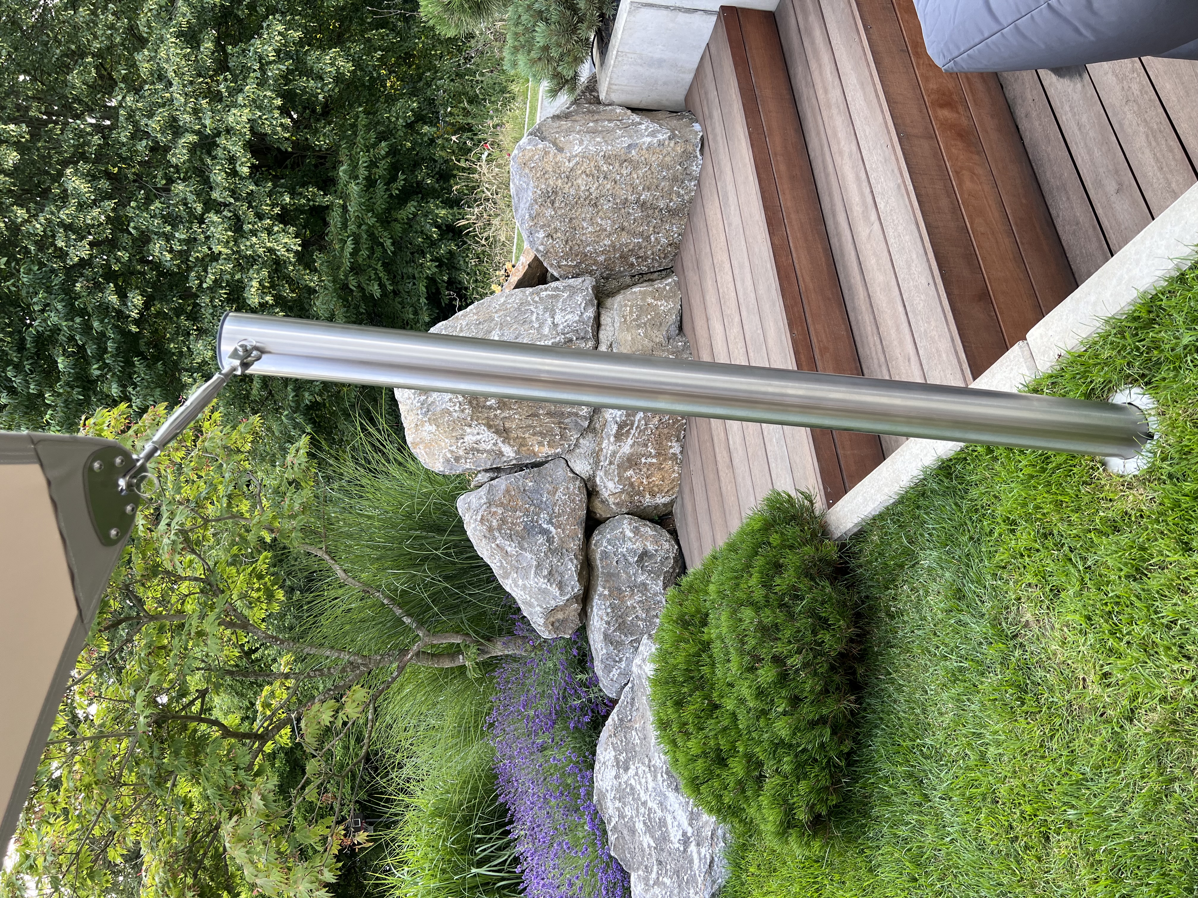 Edelstahlpfosten an Treppe